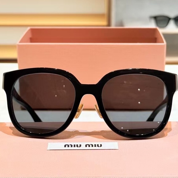 Miumiu sunglasses - Picture 2 of 8